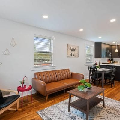 Modern Colonial House 5m to DC DCA Cozysuites