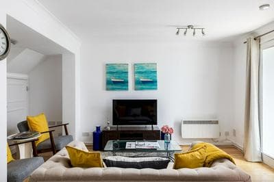 Duplex Apartment With Patio in Marylebone