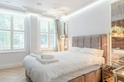Beautifully Refurbished 2BD Flat - Earl's Court!