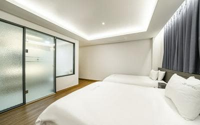 Gimhae Urbang-dong JB Hotel