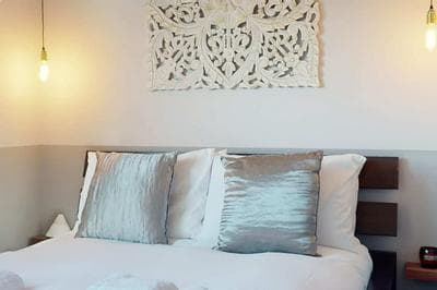 Modern, Cosy Apartment On Vibrant Deptford High Street