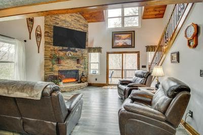 Community Perks: Mtn-view Ellijay Cabin w/ Hot Tub