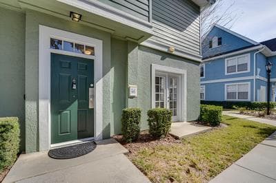 Bright + Roomy Kissimmee Townhome: 9 Mi to Disney!