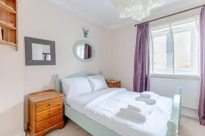 Charming 1BD Retreat With Garden Area, Greenwich!