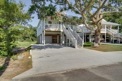 Sunny Gulfport Vacation Rental: Walk to Beaches!