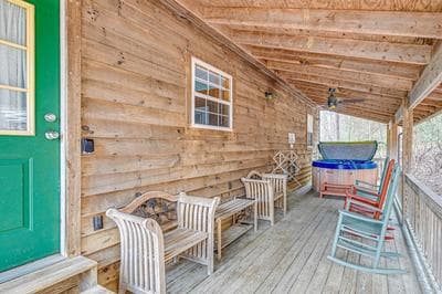 Peaceful Bryson City Cabin - Fire Pit & Hot Tub!