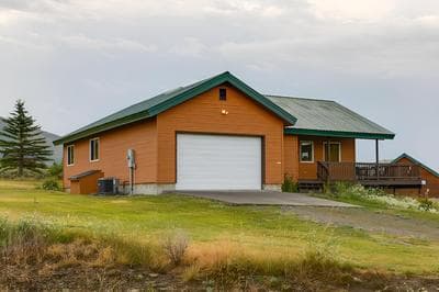 Cozy Henrys Lake Escape - 20 Miles to Yellowstone!