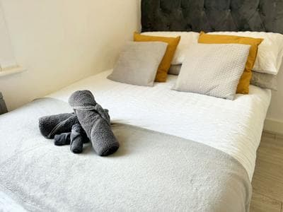 Minet Gardens Central-Suite 3