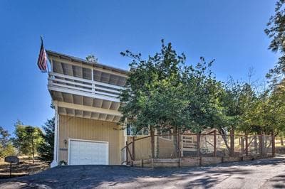 Peaceful Groveland Home w/ Deck + Fire Pit!