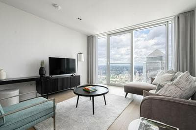 Fabulous Two-bedroom Apartment Next to the River