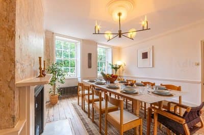 Georgian Luxury Margate Tnhouse Sleeps 11 by Adliv