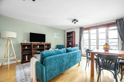 The Canary Wharf Flat
