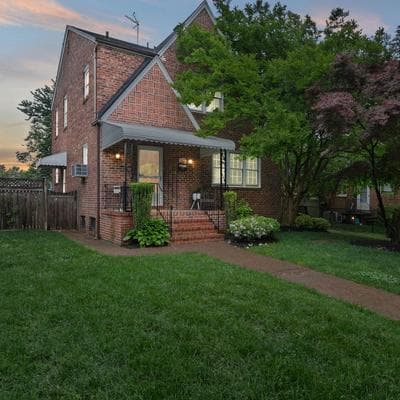 Stately 5BR Historic Retreat Cozysuites