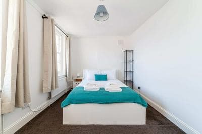 Period Victorian Abode In Idyllic Kings Cross