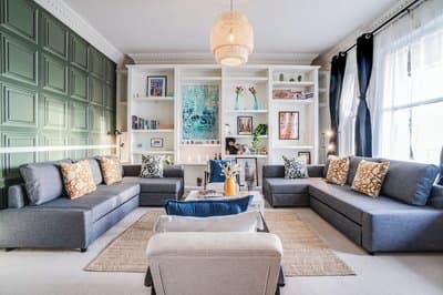 Buckingham Palace 4BR Family Stay Cathedral View