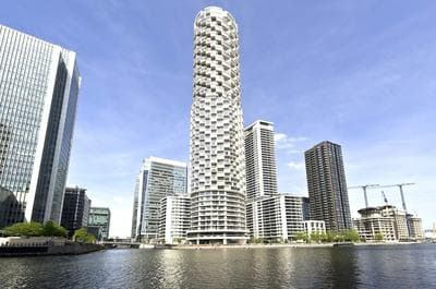 Luxury Waterfront Studio in Canary Wharf by Underthedoormat