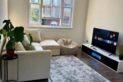 2bed Apartment-sleeps 4, Pets Ok & Balcony