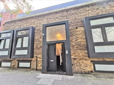 Spacious Double Room with en-suite - 2b
