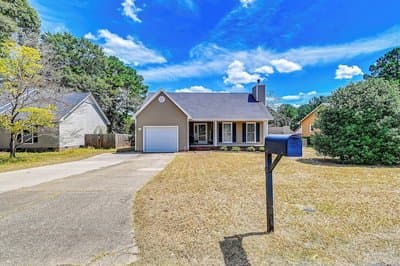 Large Yard, Office Space: Fayetteville Family Home