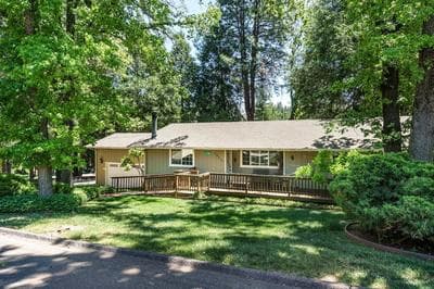 Creme de la Creme 1 - Pet Friendly Near Dunn Court Beach by Yosemite Region Resorts