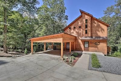New Construction With Modern Design & Hot Tub!