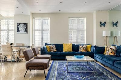 Park Lane 4-bedrooms Spacious Mayfair Family House