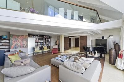 Luxury 4 Bedroom Penthouse in Beautiful Battersea