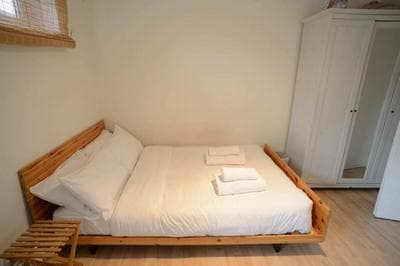 Bright & Spacious Studio Flat in SE8