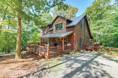 Deck & Private Hot Tub: Cabin in Ellijay!
