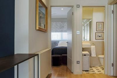Beautiful 2 Bed 2 Bath Flat in South Kensington