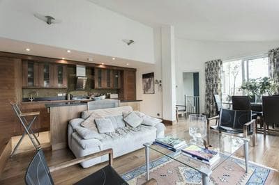 Lambs Conduit Street by Onefinestay