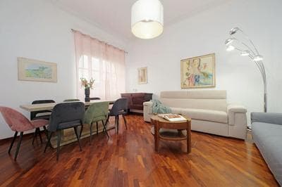 Giuliana Giant Apartment