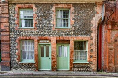 Host Stay Shoemakers Cottage