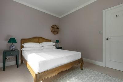 Maida Avenue II by Onefinestay