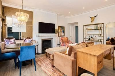 The Chelsea Gem - Charming 1bdr With Balcony
