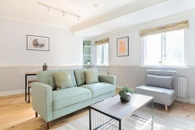 Comfortable 2 Bed Apartment by Tower Bridge