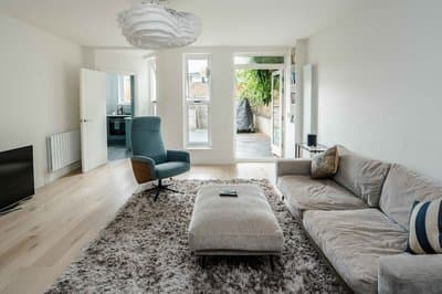 Stylish 2 Bedroom / 2 Bath In Notting Hill