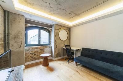 Industrial-chic Flat Near Tower Bridge