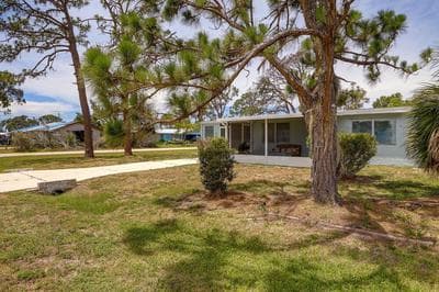 Englewood Vacation Home w/ Screened Porch!