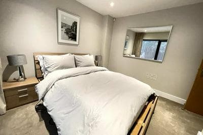 Pristine 1bedroom Flat W/private Patio - Stockwell!