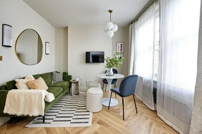 Uptown Chic Near Regent s Park by Underthedoormat