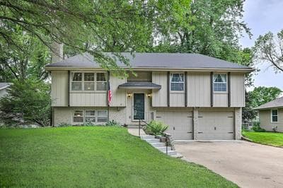 Cozy Omaha Home: Walk to Dining, Pets Welcome