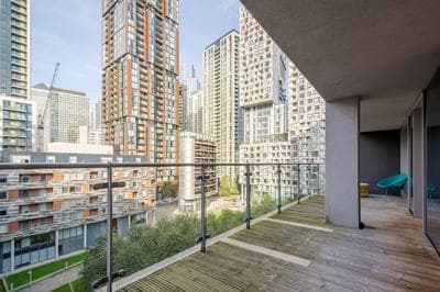Two Bedroom Apartment in Canary Wharf