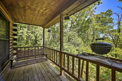 Secluded Studio w/ Deck ~ 8 Miles to Beaver Lake!
