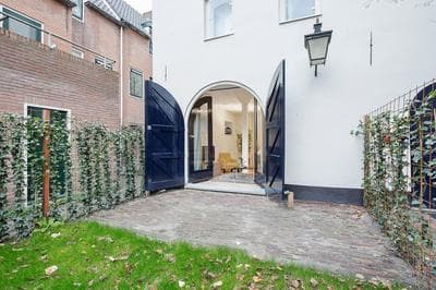 Canal Garden Apartment 11