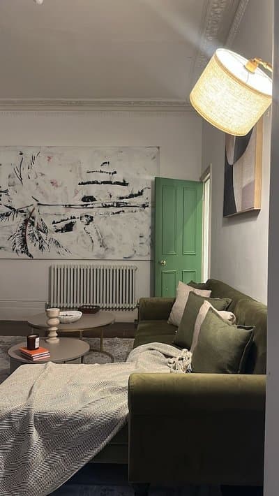 Cosy West Kensington Apartment - 3 Min to Tube