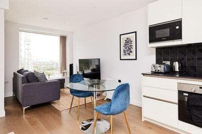 The Elephant and Castle Hideout - Cozy 1bdr Flat With Balcony
