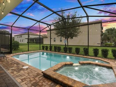 Family Fun Retreat Near Disney With Game Room & Themed Bedrooms