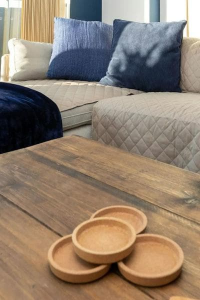 Stylish 2 Bedroom Flat in Canada Water