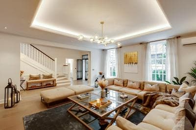 49 Cheyne Place in London